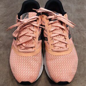 New Balance Tennis Shoes